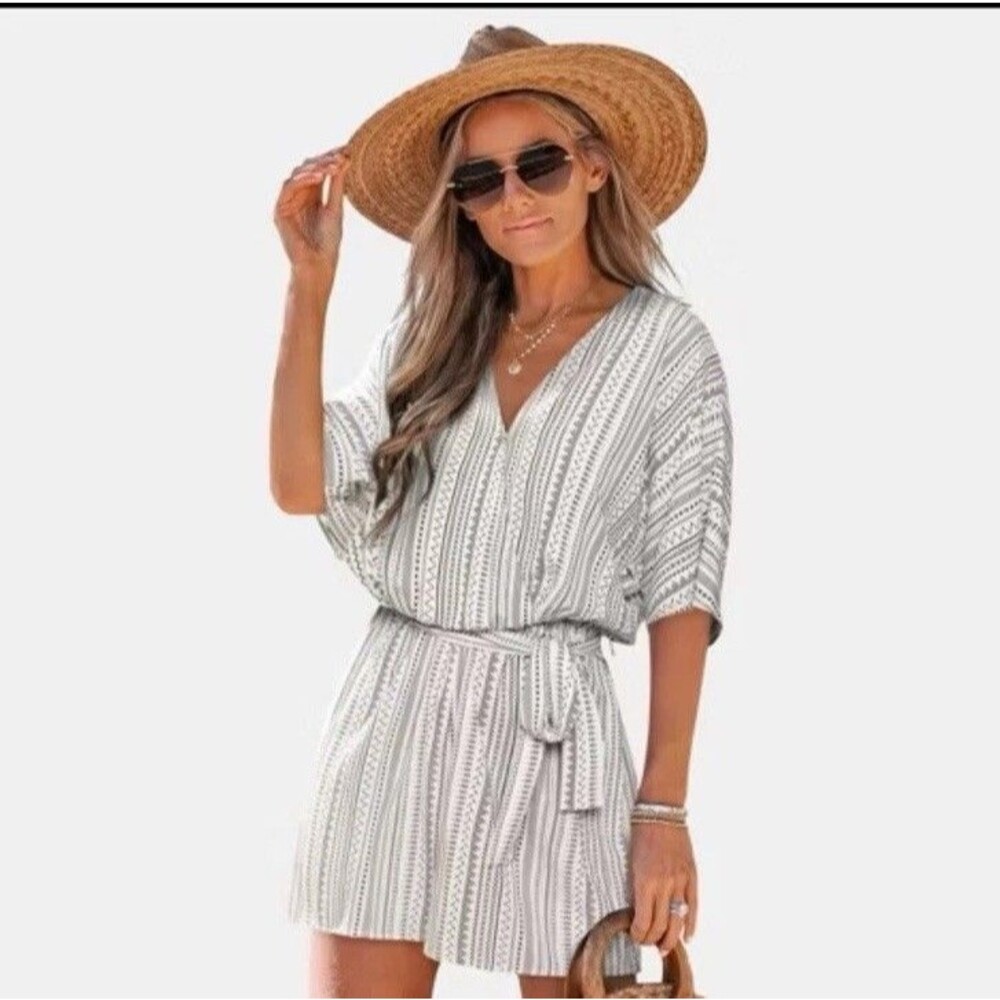 Cupshe Women's Boho Chic Printed Romper with Batwing Sleeves NWT White size Med.